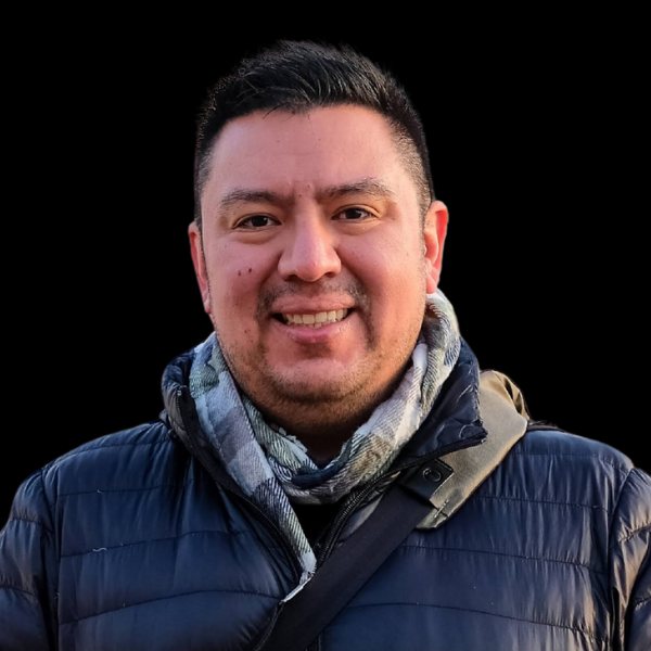 Esteban Headshots (600 x 600 px)-1